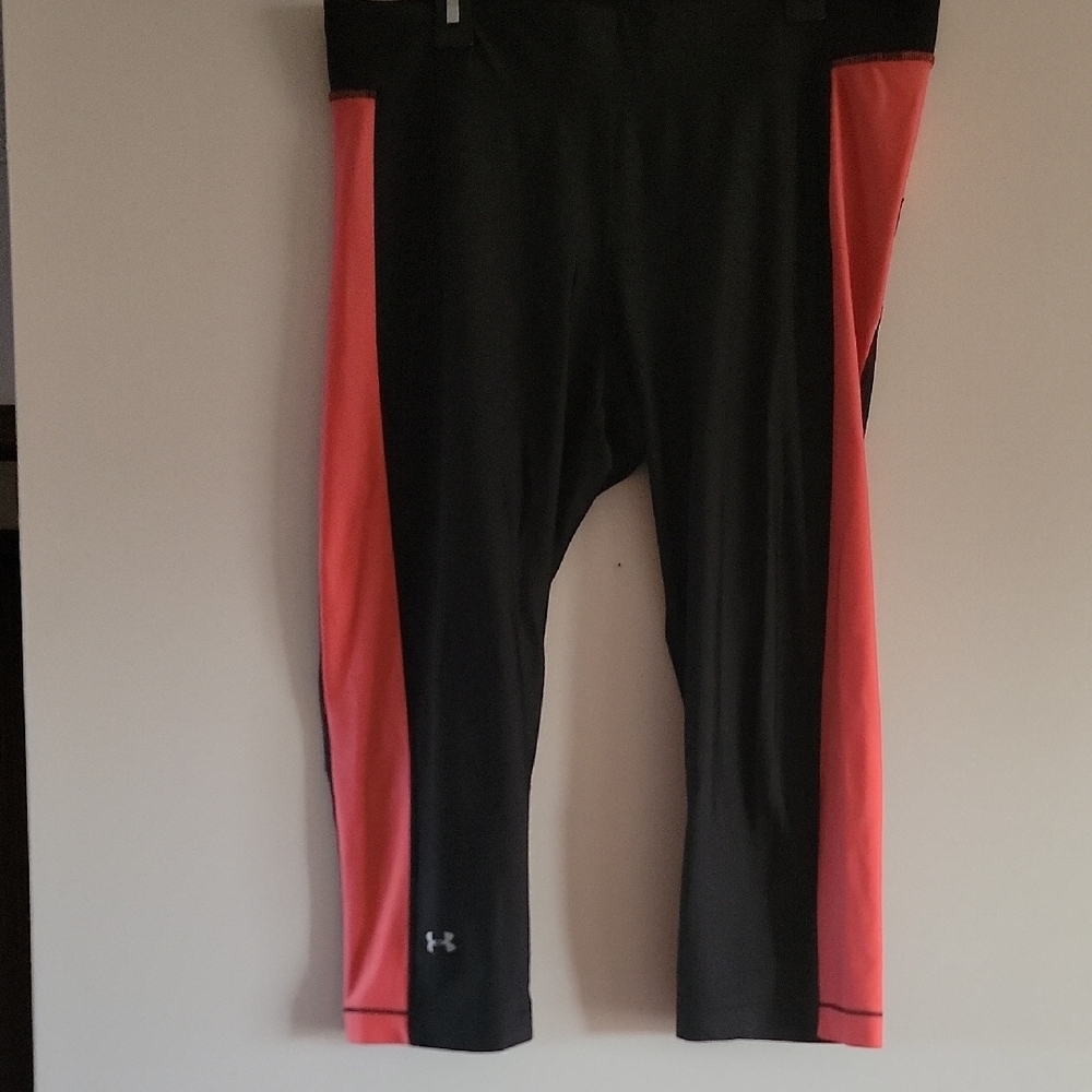 Under Armour Womens  Black and Pink Leggings